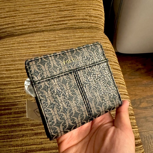New Fossil mini wallet - Picture 2 of 4